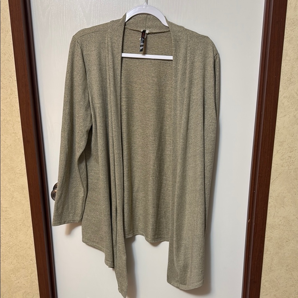Moa Collection Elegant Olive Green Women's Cardigan Size 2X